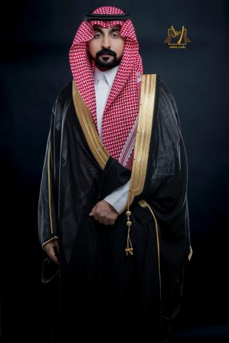 البشت السعودي الملكي رجالي لون اسود