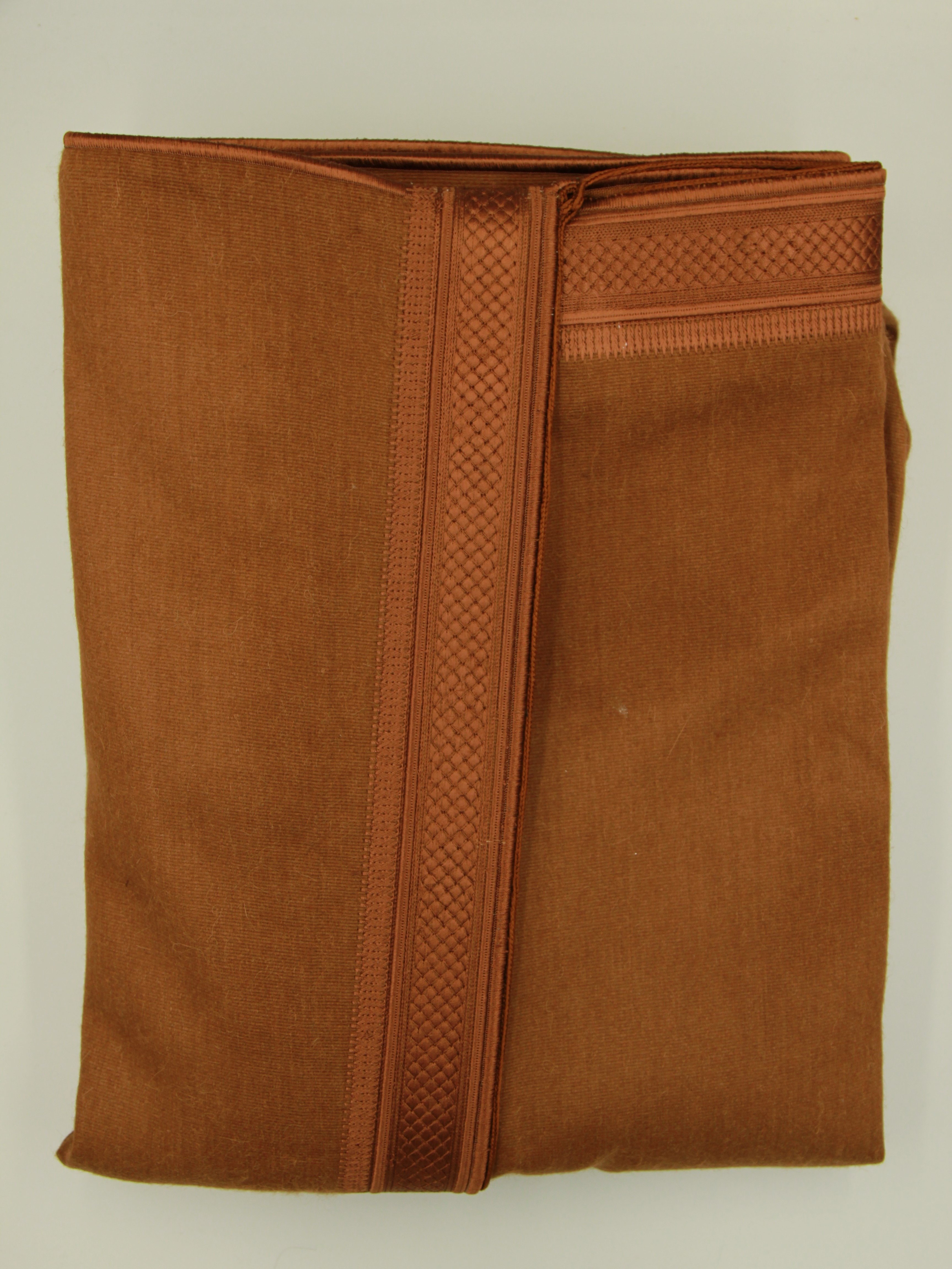 بشت شتوي رجالي وبر