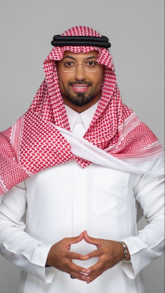 كيف يلبس الشال بأسلوب يبرز أناقتك