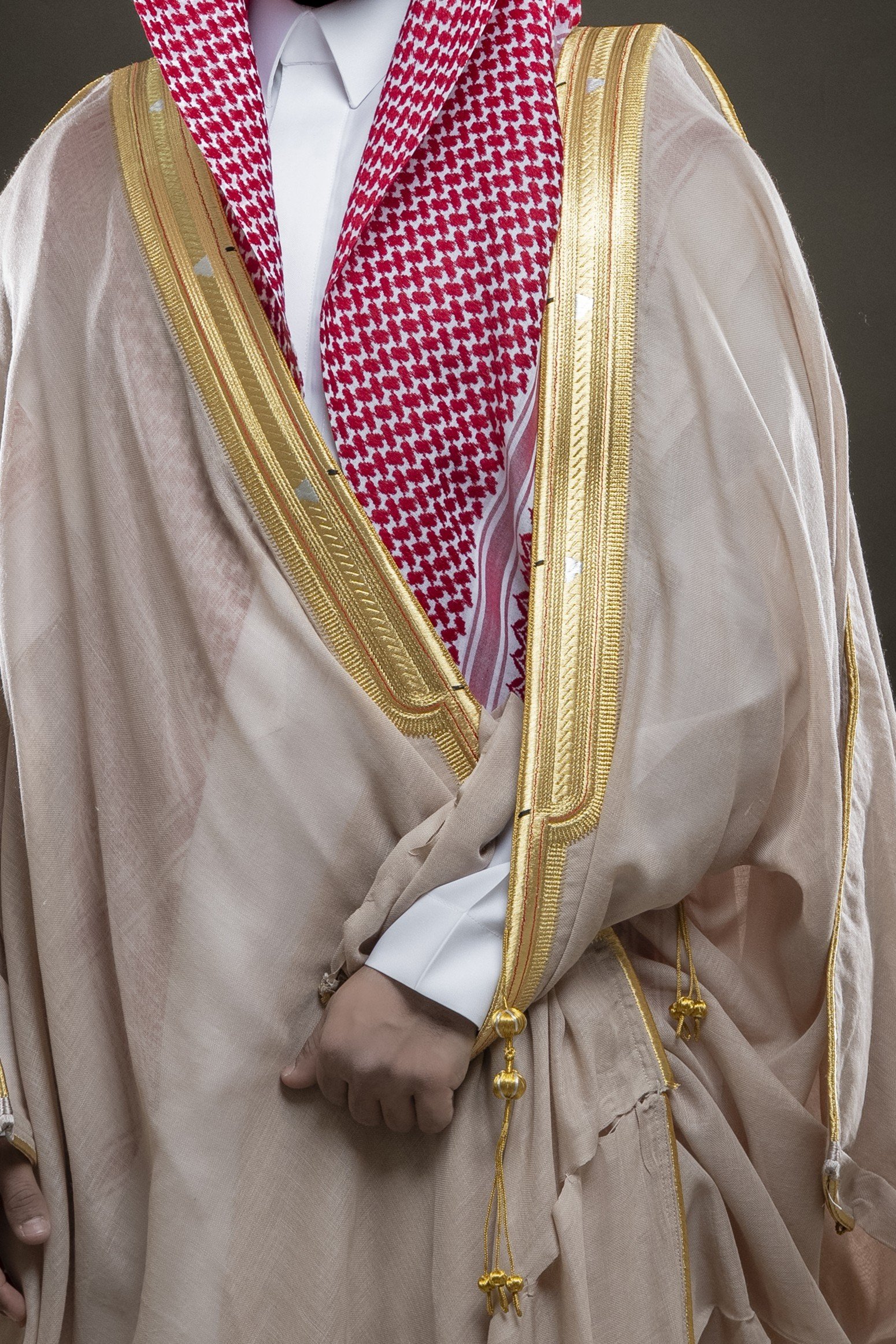 بشت ملكي لون بيج