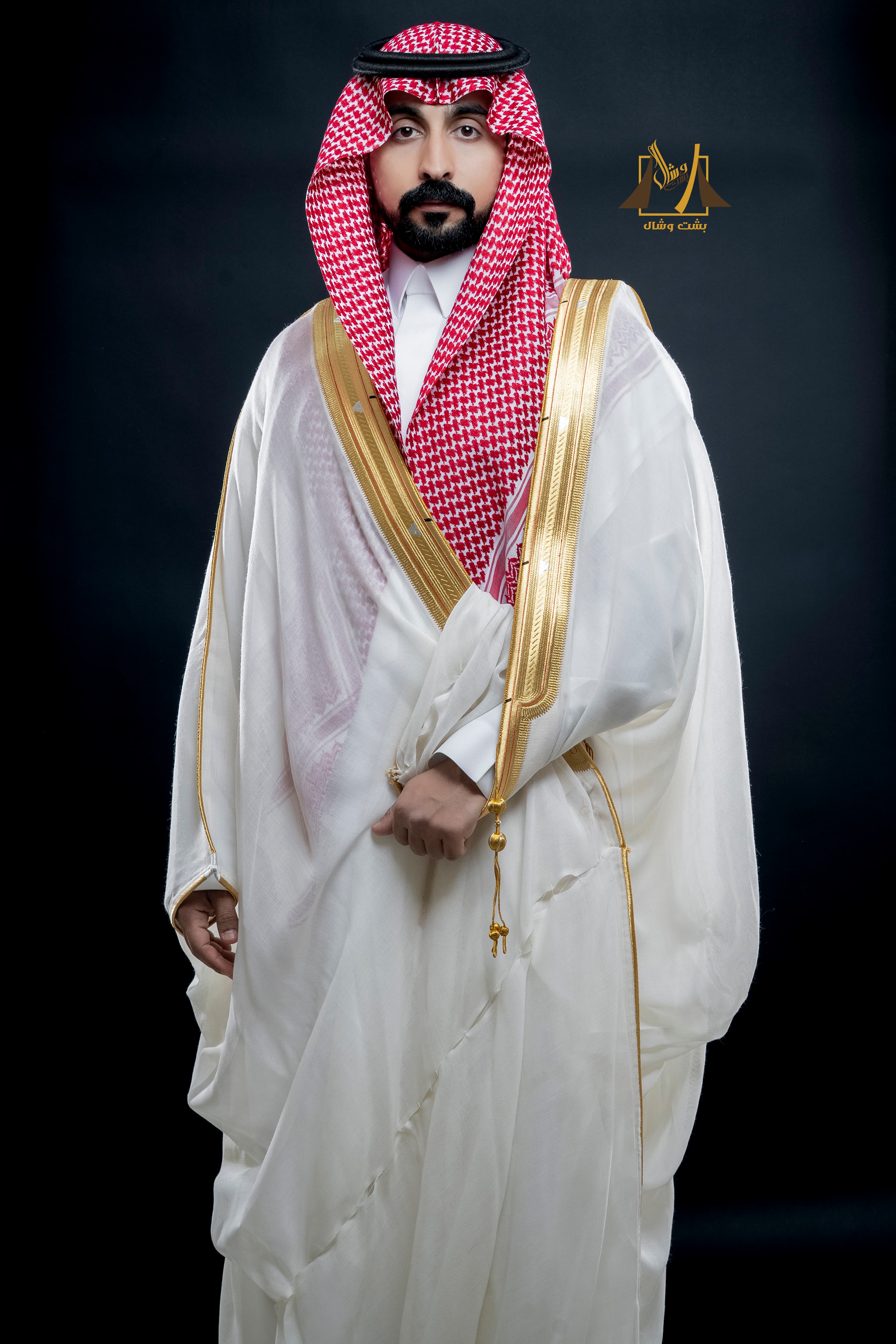 بشت لون ابيض