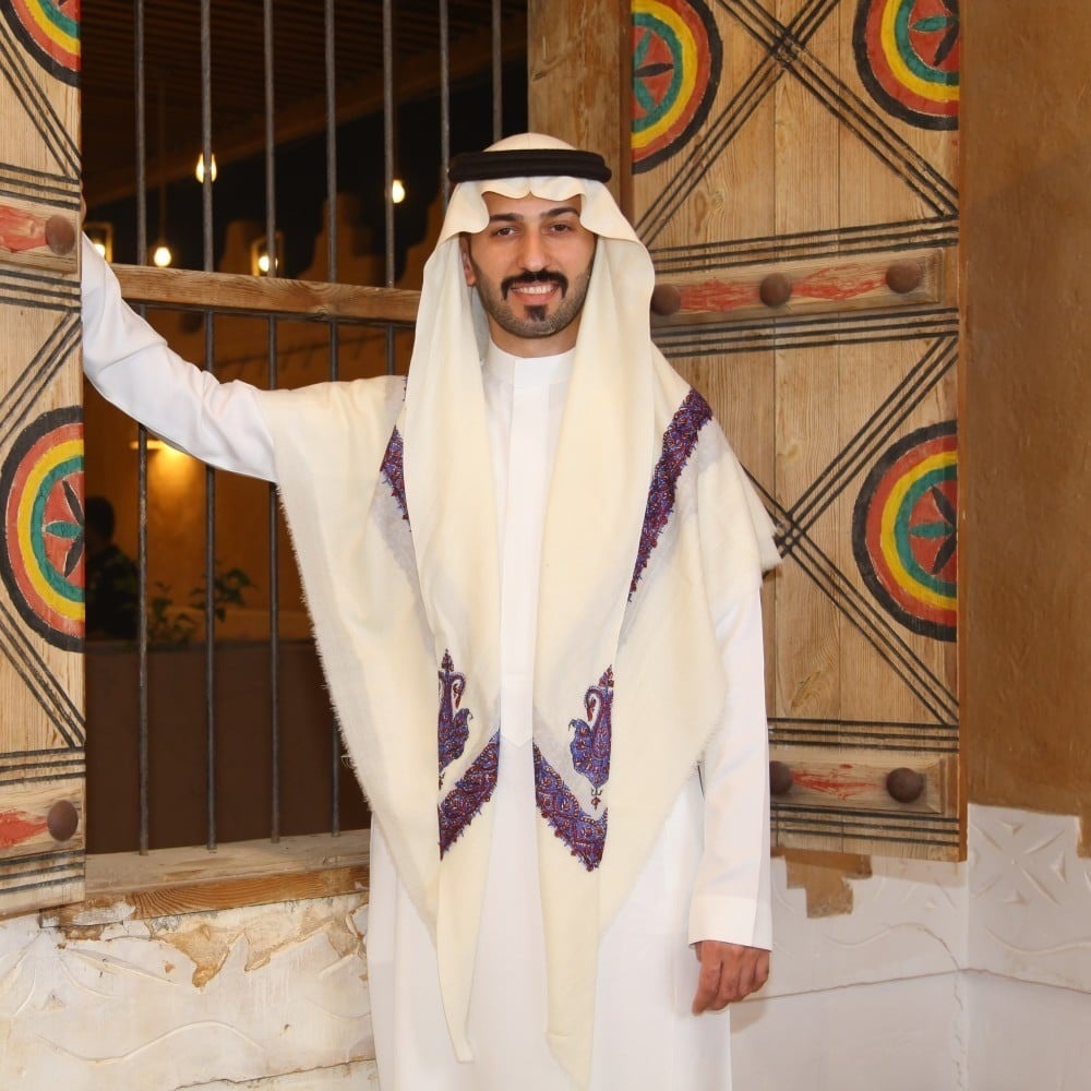 استثمار أناقة: كيف تختار افضل شال رجالي يلائم ذوقك وميزانيتك