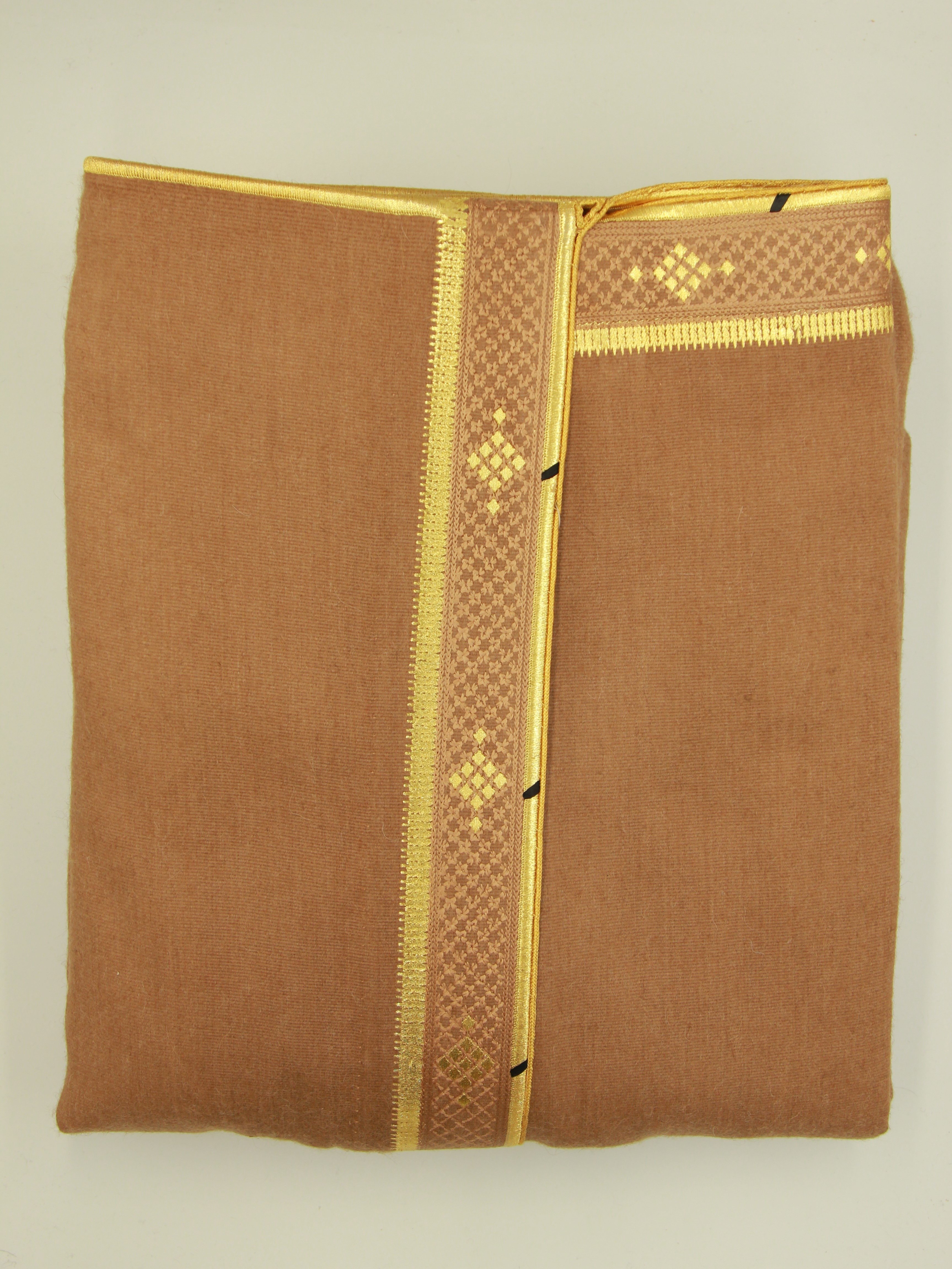 بشت شتوي اشقر فاتح