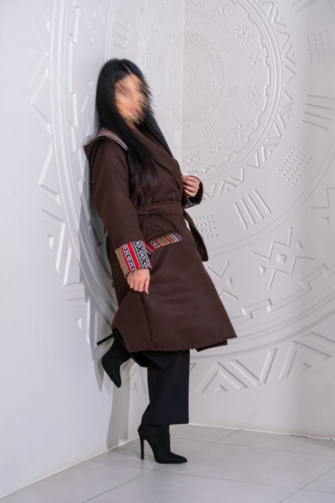 جاكيت نسائي جوخ مطرز بسدو