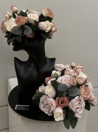 مانيكان مع قاعدة