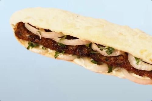 كباب لحم صاج _ ساندوتش