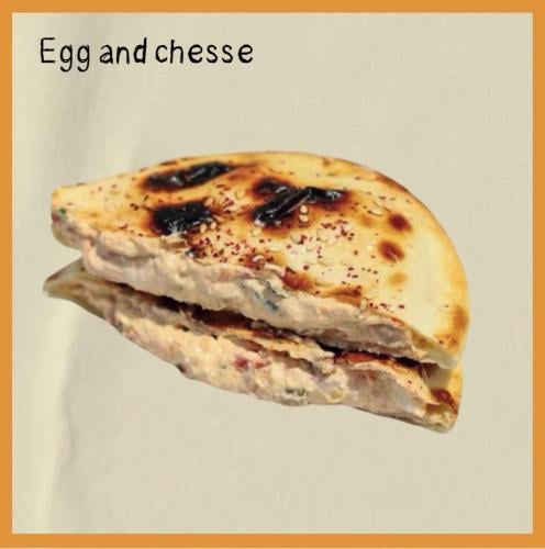 مدورة بيض مقلي بالجبن