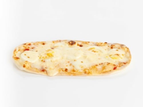 قارب بيض مسلوق وجبن