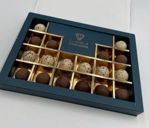 تشوكلت بالويفر والبندق