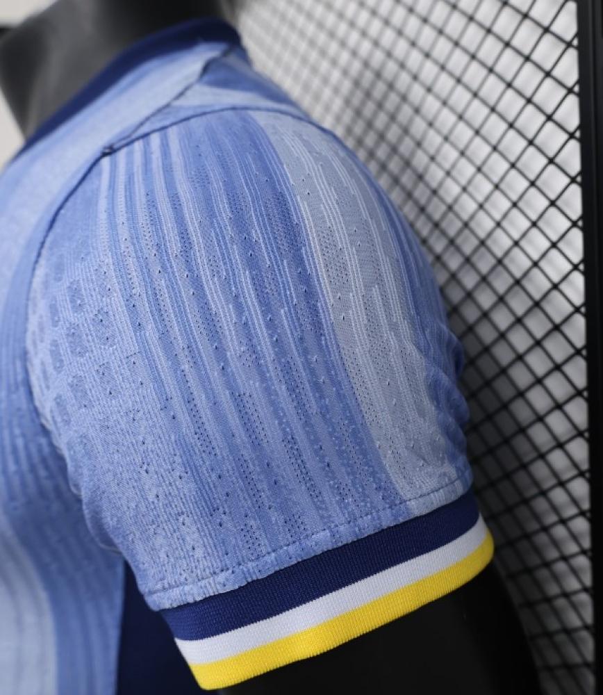 تيشيرت توتنهام الاحتياطي