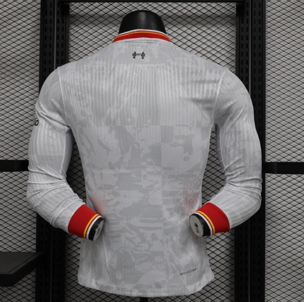 تيشيرت ليفربول موسم 2024 / 2025 الاحتياطي