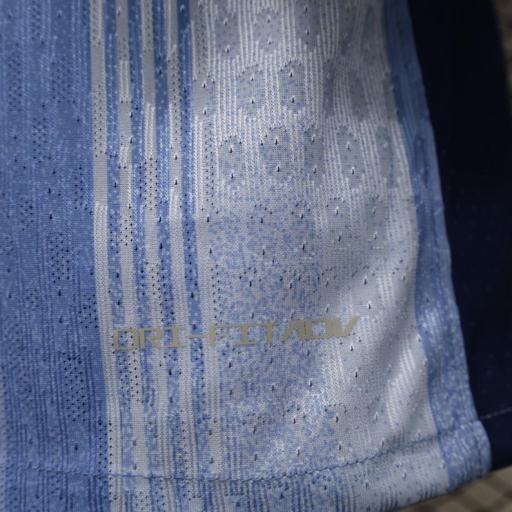 تيشيرت توتنهام الاحتياطي