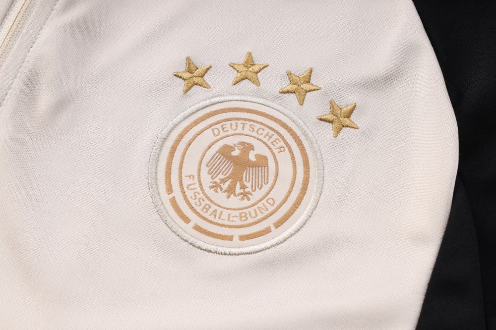 طقم منتخب المانيا
