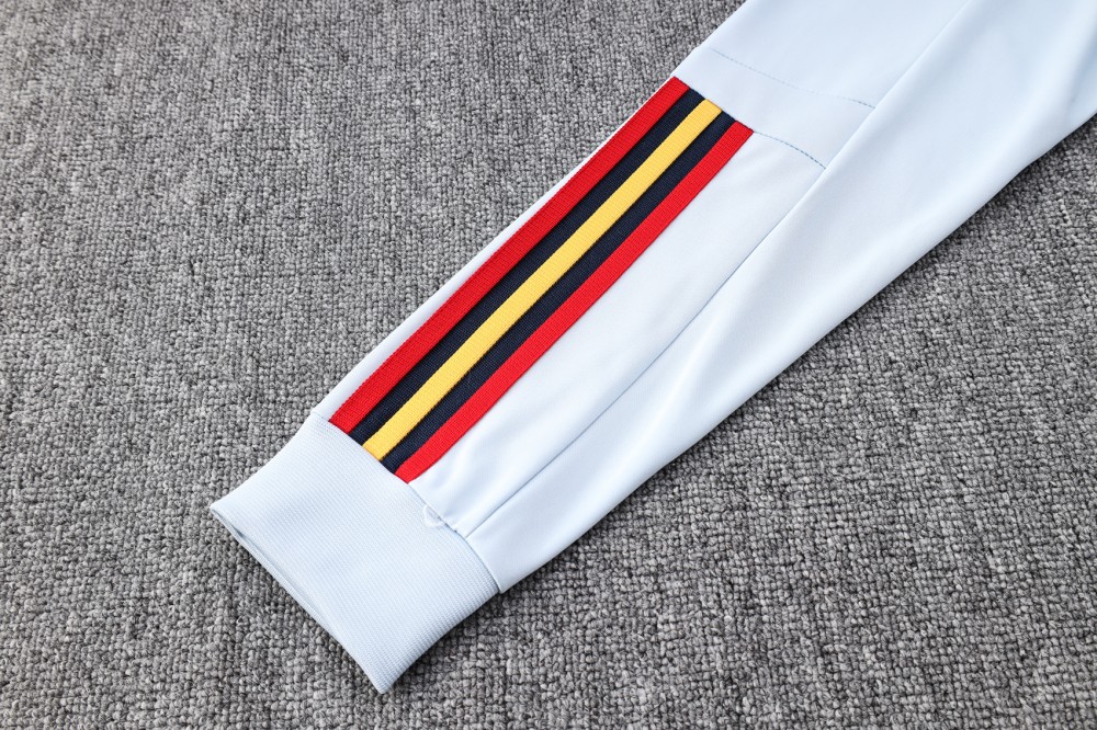 طقم منتخب اسبانيا