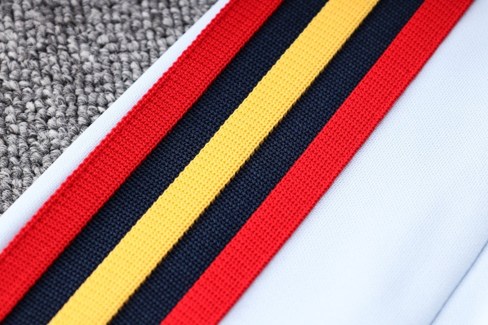 طقم منتخب اسبانيا