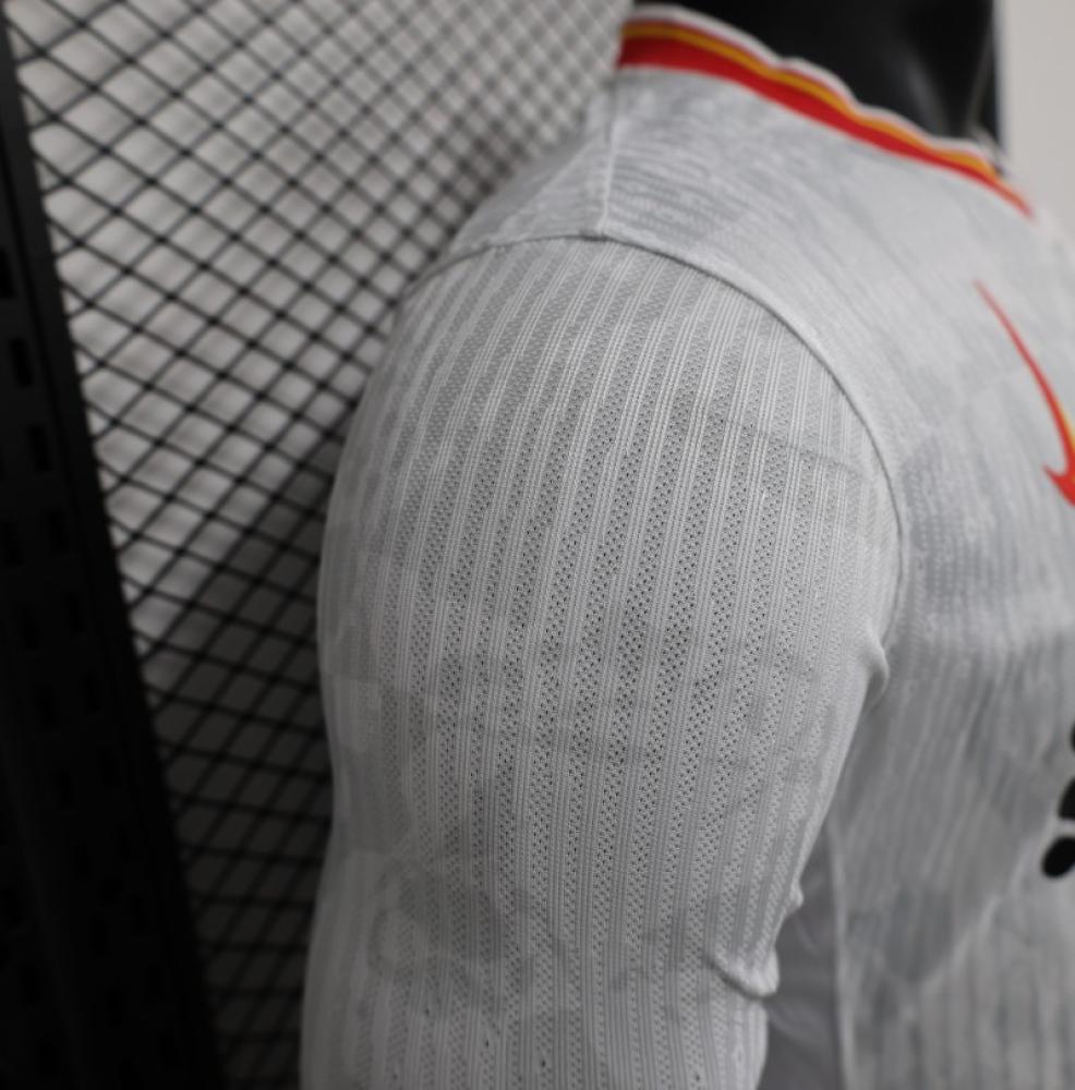 تيشيرت ليفربول موسم 2024 / 2025 الاحتياطي