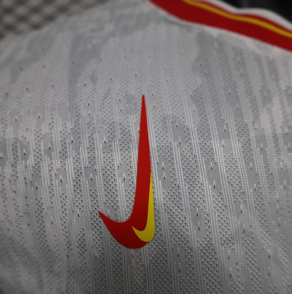 تيشيرت ليفربول موسم 2024 / 2025 الاحتياطي