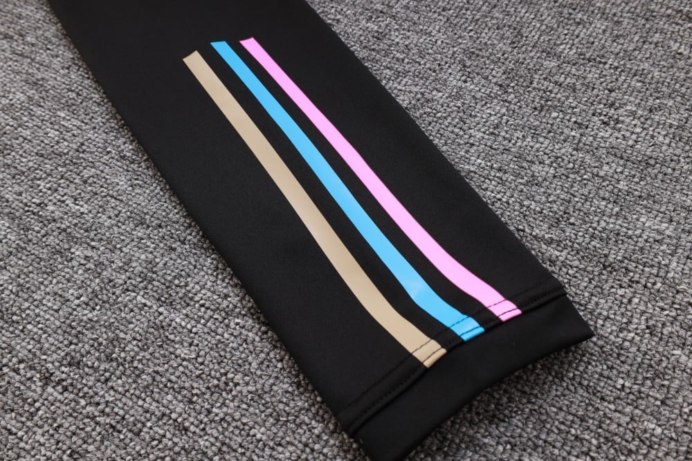 طقم تمارين نادي ريال مدريد