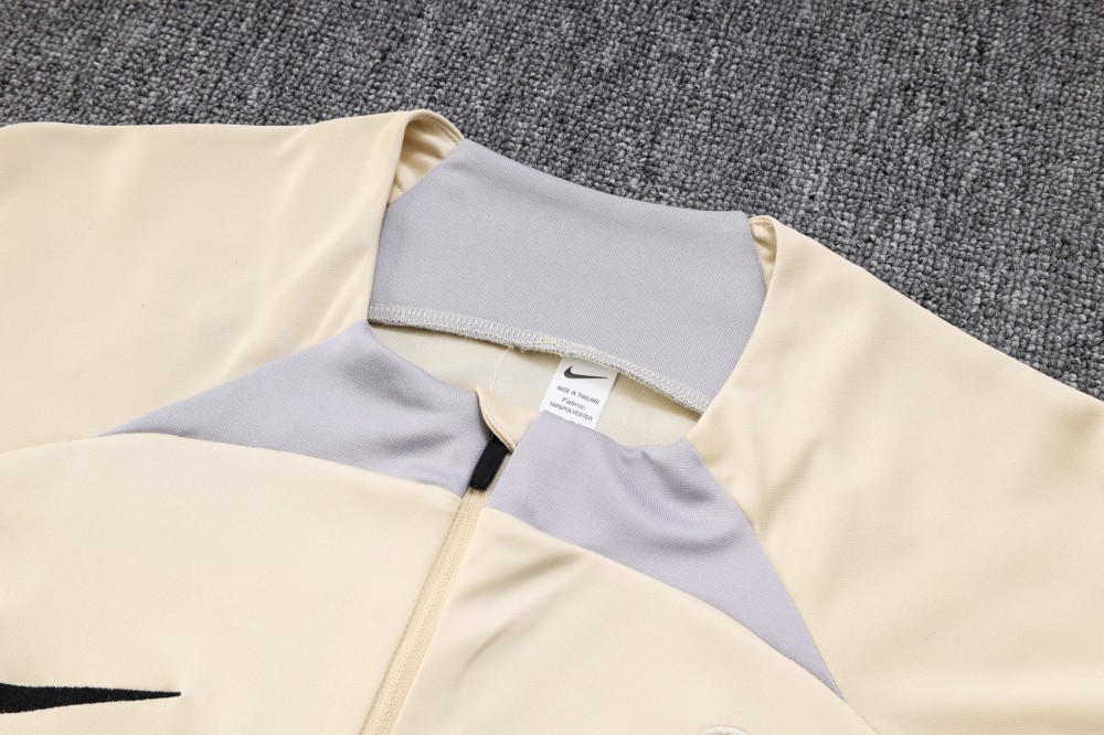 طقم توتنهام