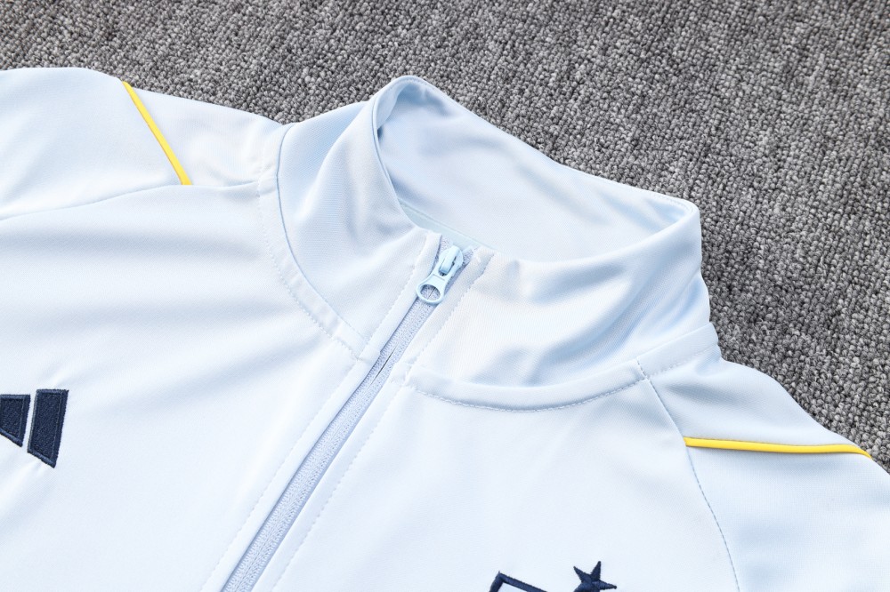 طقم منتخب اسبانيا