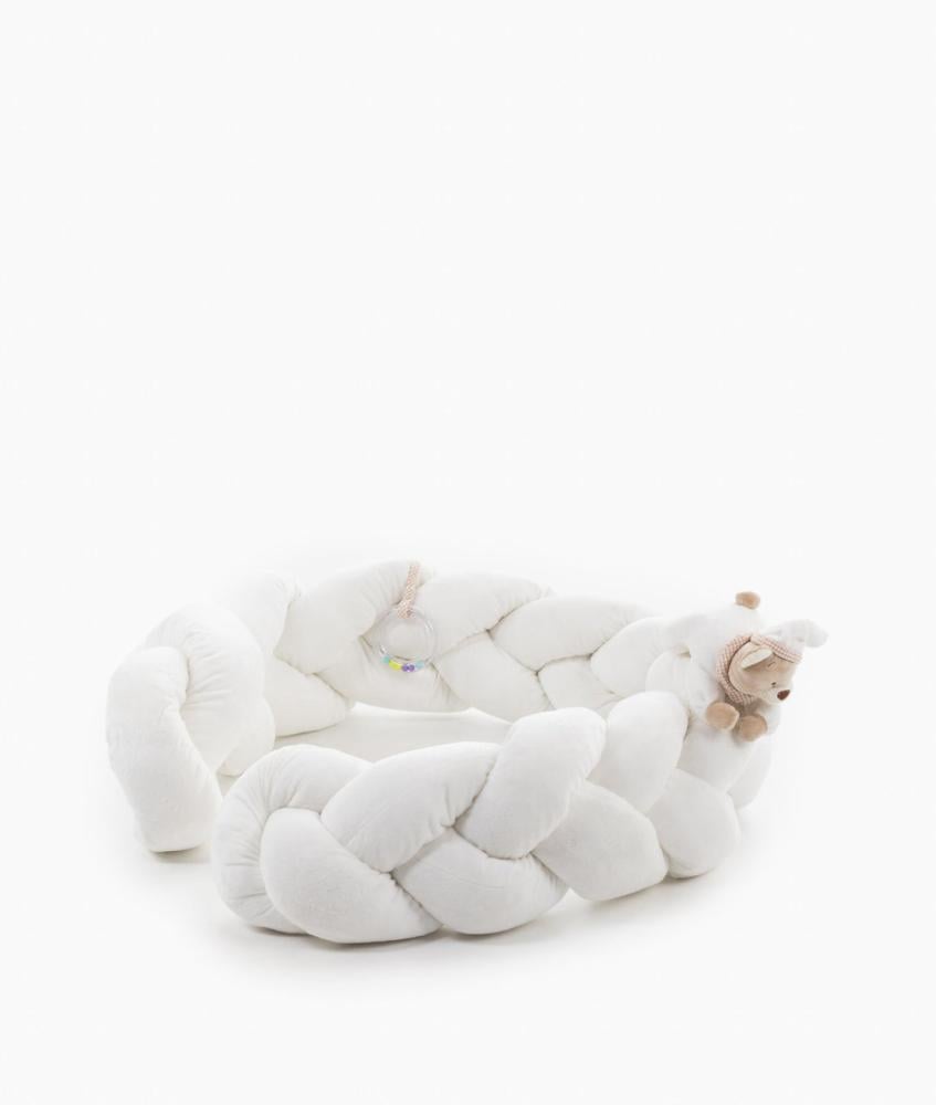 ظفيرة سرير-أوف وايت