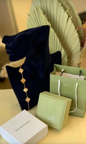اسوارة فان كليف آند آربلز Van Cleef & Arpels