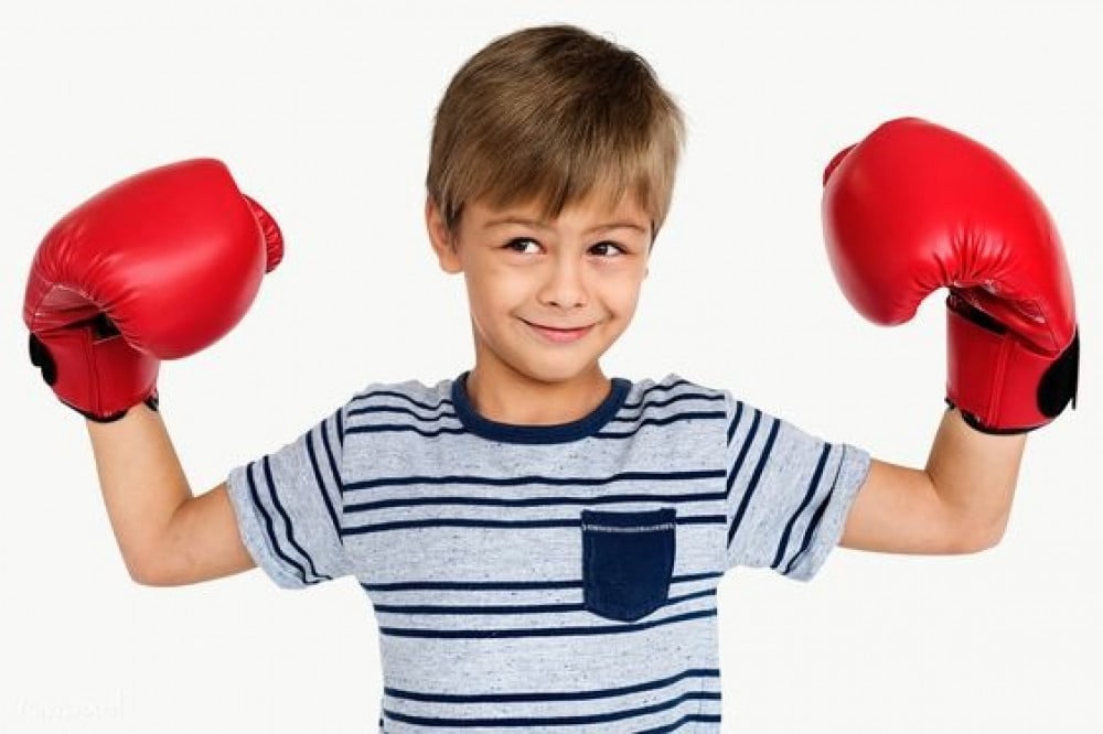 كيف تعزز رياضة الملاكمة شخصية طفلك وتحسن مهاراته الحياتية؟
