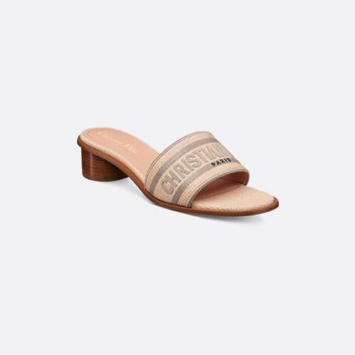 حذاء Dior بكعب نسائي - بيج
