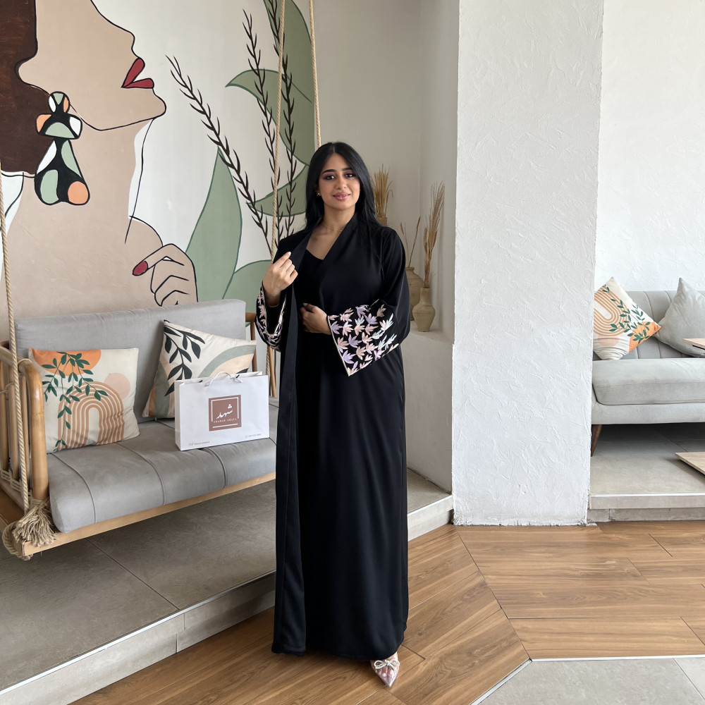 عباية تطريز ملون