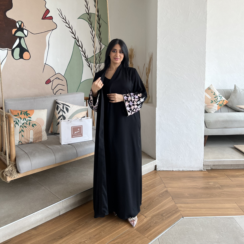 عباية تطريز ملون