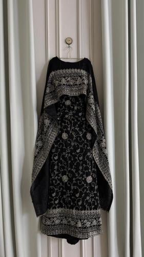 فستان العزوة