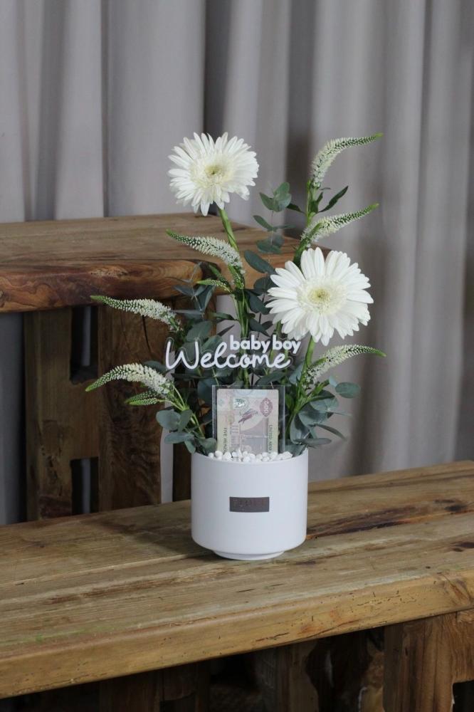 أجمل فازات ورد صناعي للديكور: لمسة فخامة تدوم في منزلك من دالين