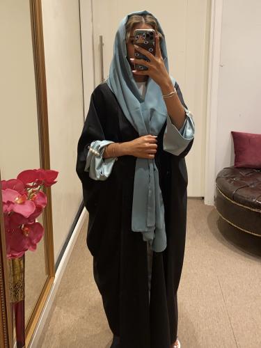 عبايه حرير طبيعي مشجر وردي