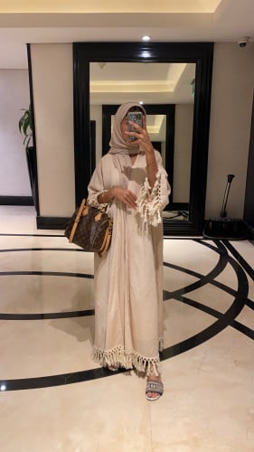عباية بيج مع هدب بيج