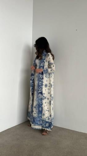 Pleated Abaya white and blue