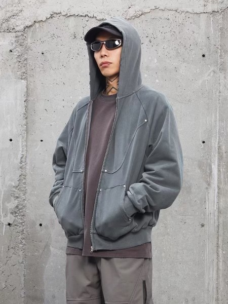 سويت شيرت رصاصي غامق