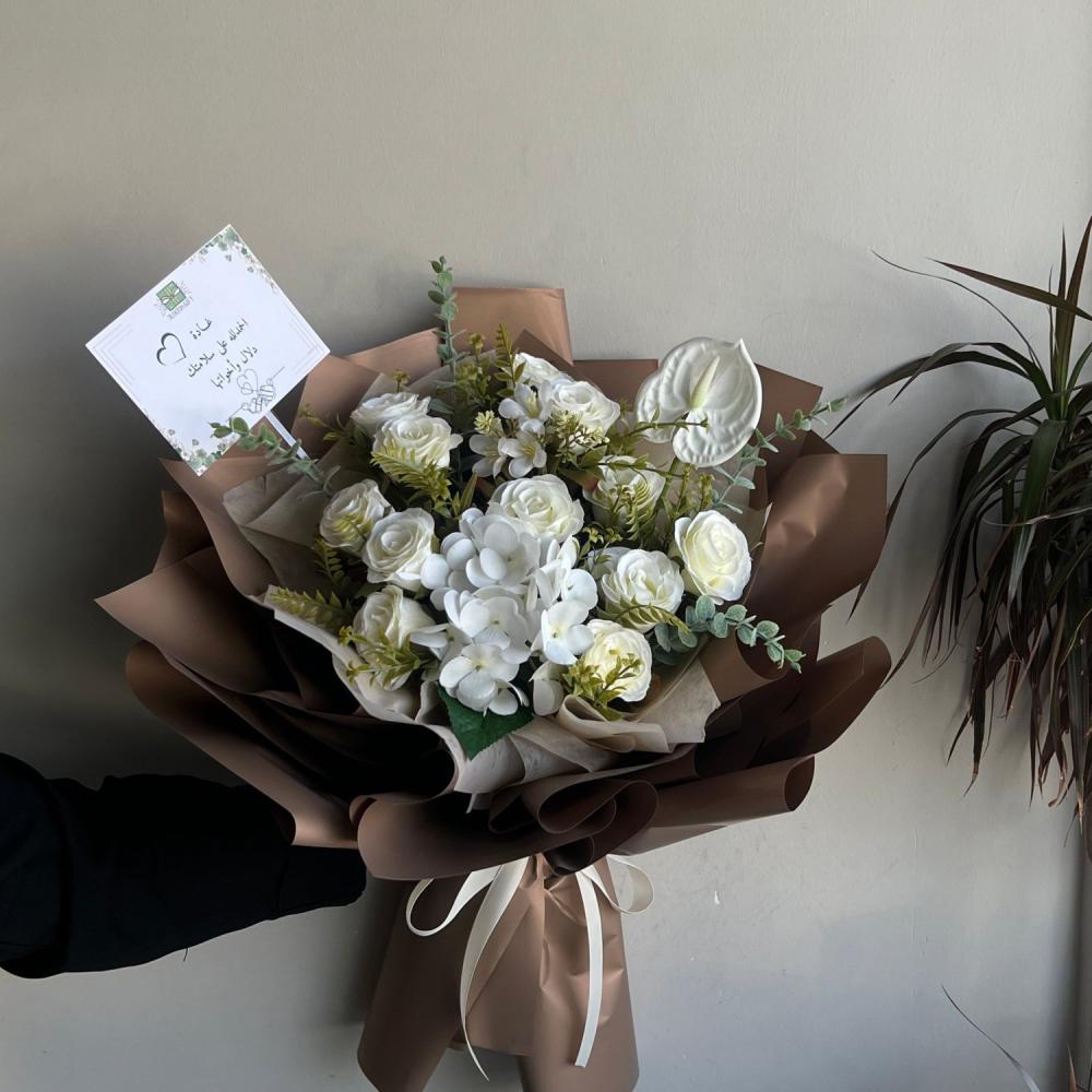باقه ورد صناعي ابيض / ice bouquet