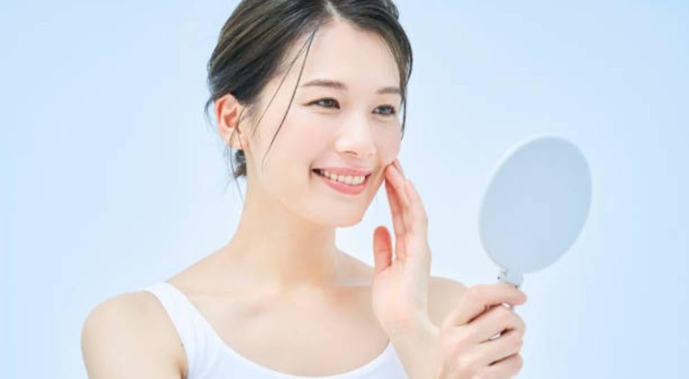 منتجات لتفتيح البشره