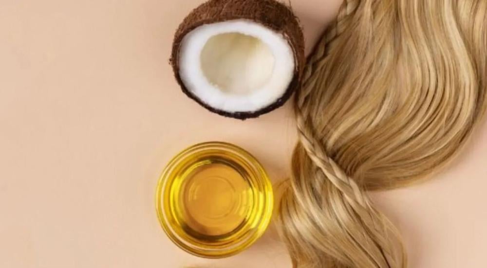 فوائد زيت جوز الهند للشعر