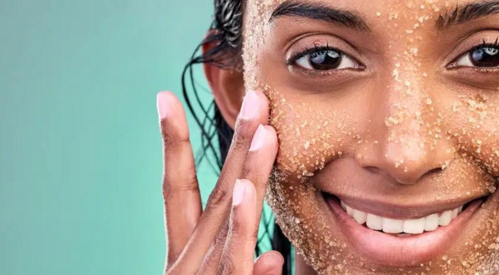 فوائد تقشير البشرة