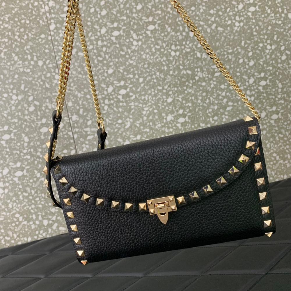 Valentino rockstud' Wallet On Chain