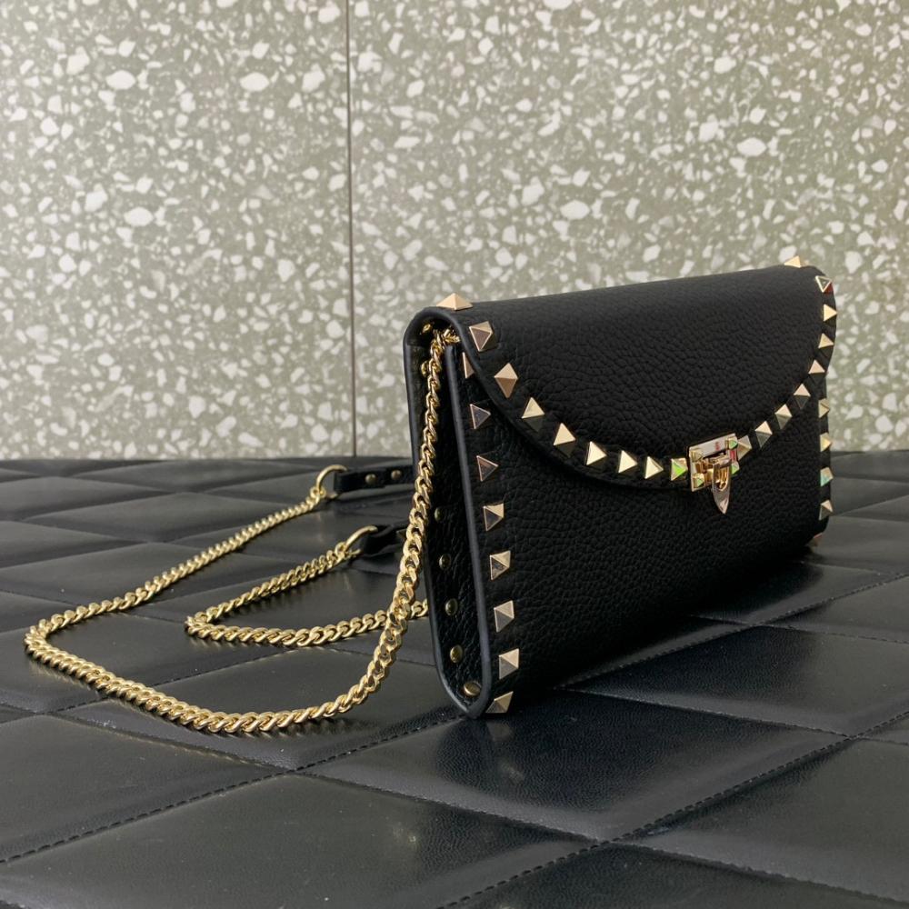 Valentino rockstud' Wallet On Chain