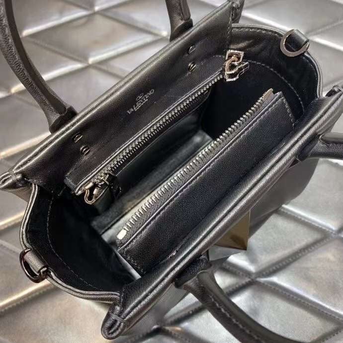 Valentino Garavani One Stud