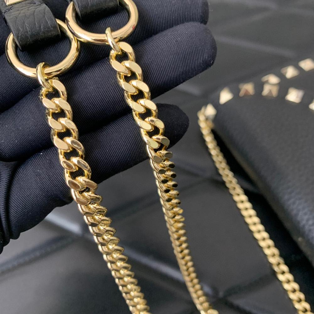 Valentino rockstud' Wallet On Chain
