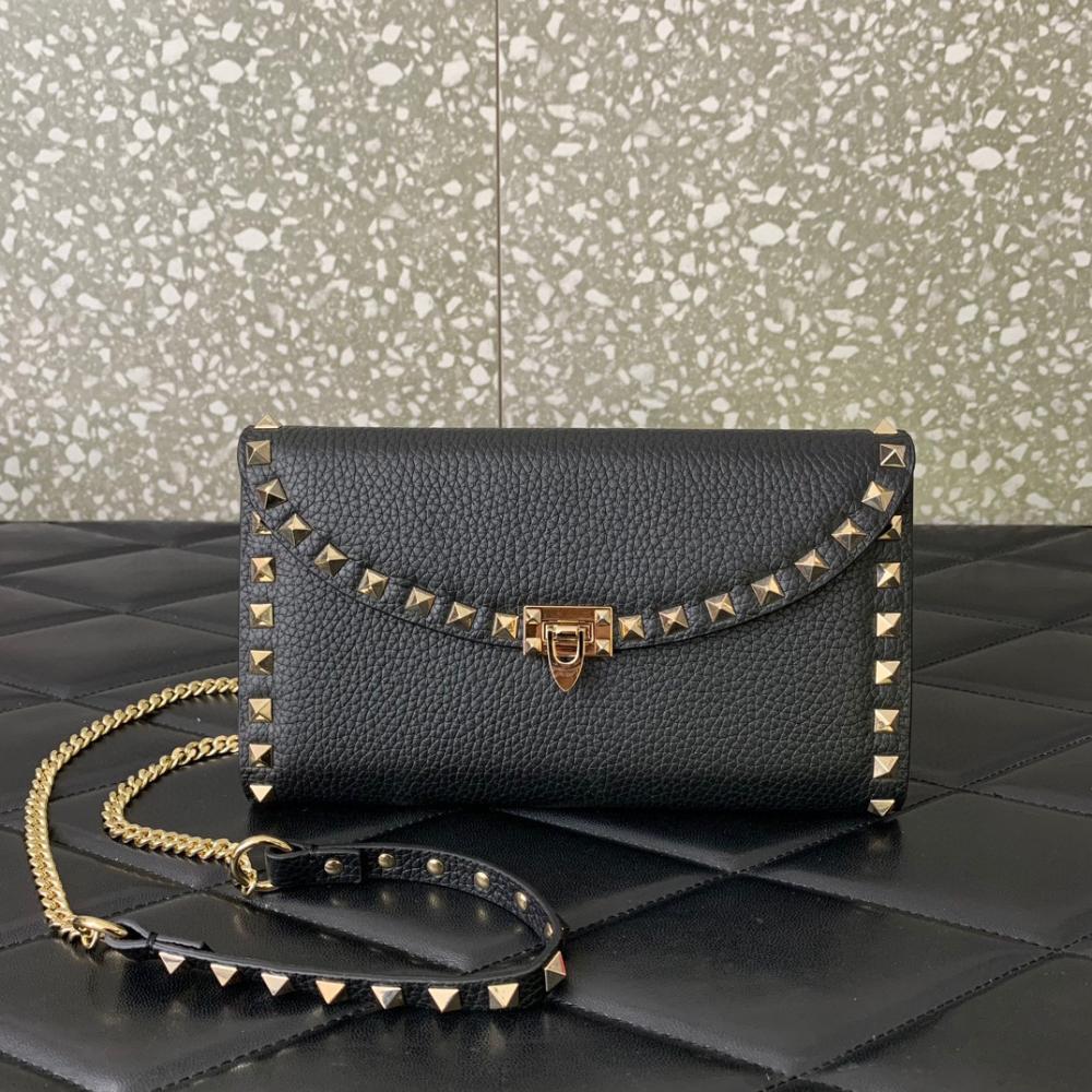 Valentino rockstud' Wallet On Chain