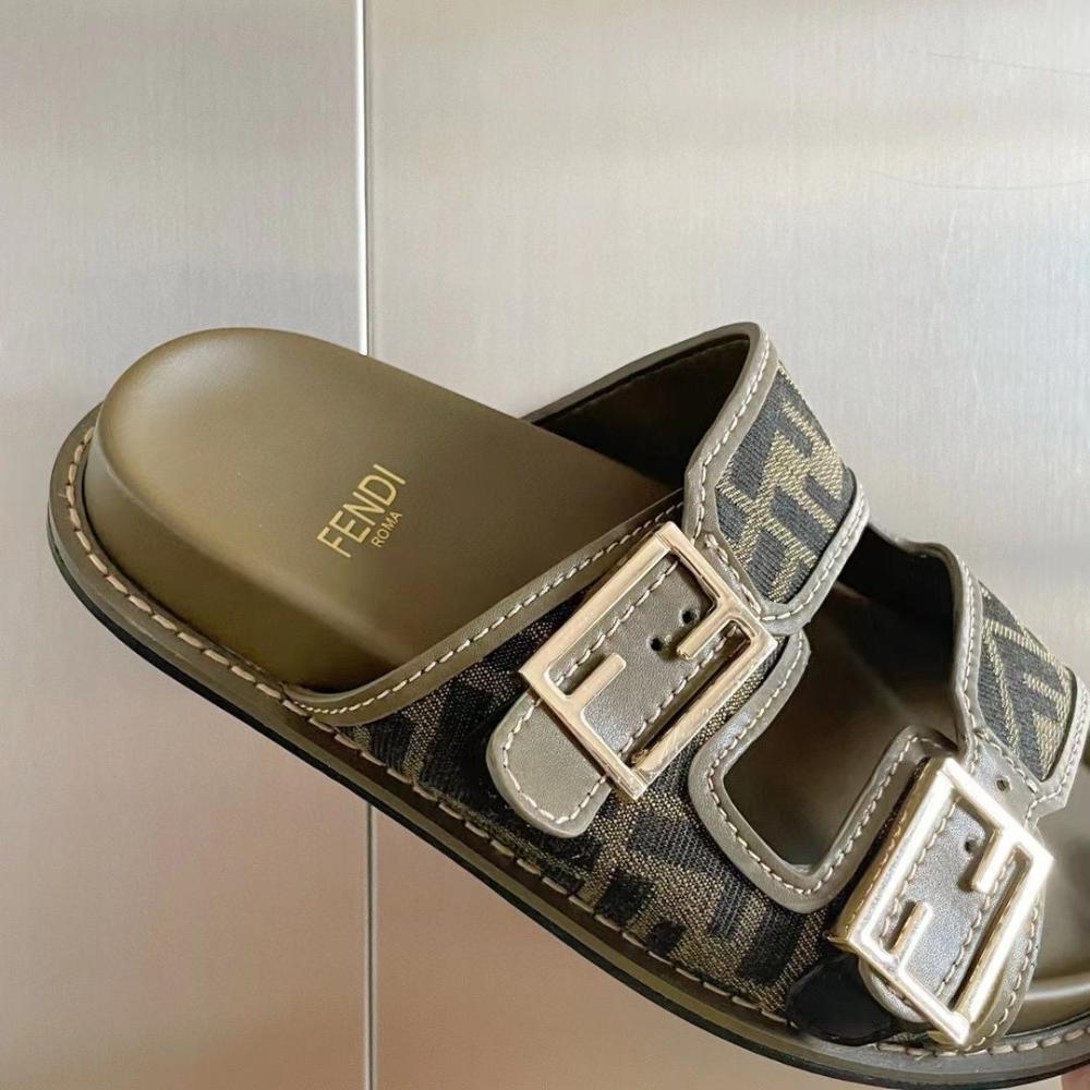 Fendi Logo Plaque Open-Toe Sandals