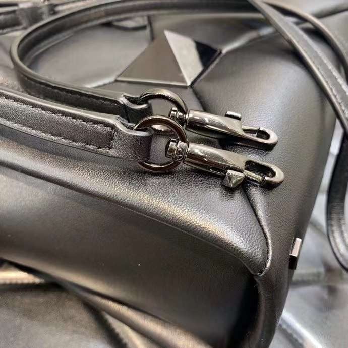 Valentino Garavani One Stud