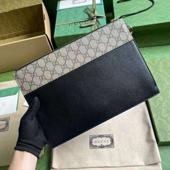 Gucci Clouch