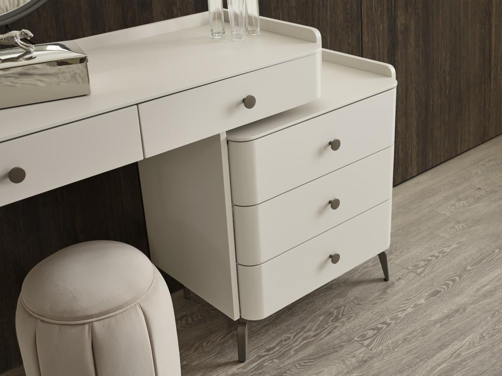 زاوية استرخاء في غرفة نوم تروفا لتجربة نوم مثالية