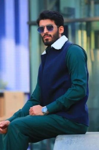 سديري رجالي جوخ فاخر مع فرو ابيض من متجر تاج الممل...